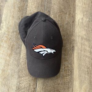 Denver Broncos hat good condition